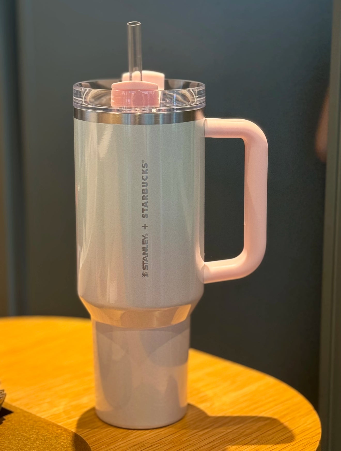 starbucks x stanley mermaid pearl pink thermos flask starbucks x stanley mermaid pearl pink thermos flask